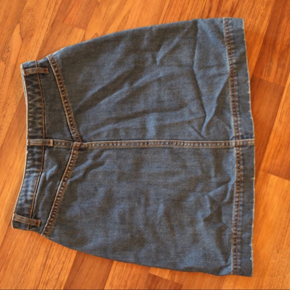 Button up jean skirt from H&M size 4 - Picture 4 of 4